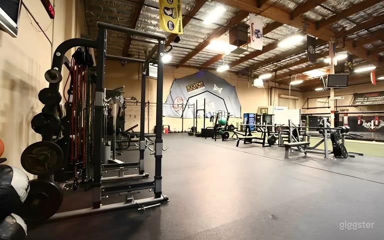  Huge Cross-Training Space with World Class Amenities Minutes from the Strip 