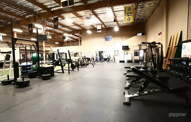  Huge Cross-Training Space with World Class Amenities Minutes from the Strip 