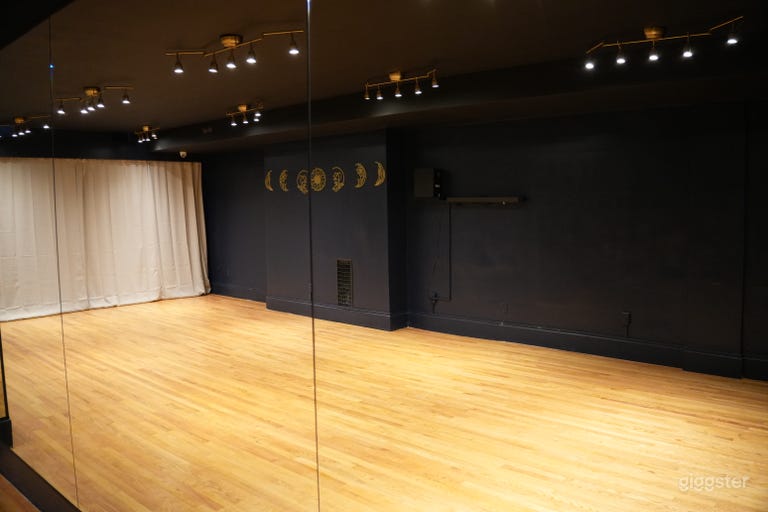  Multi-purpose Creative Studio space in the heart of Toronto 
