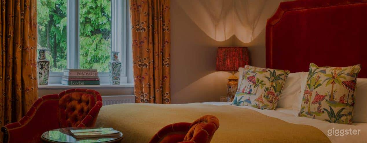 The Elegant Room with Lovely Bathroom Photo 2