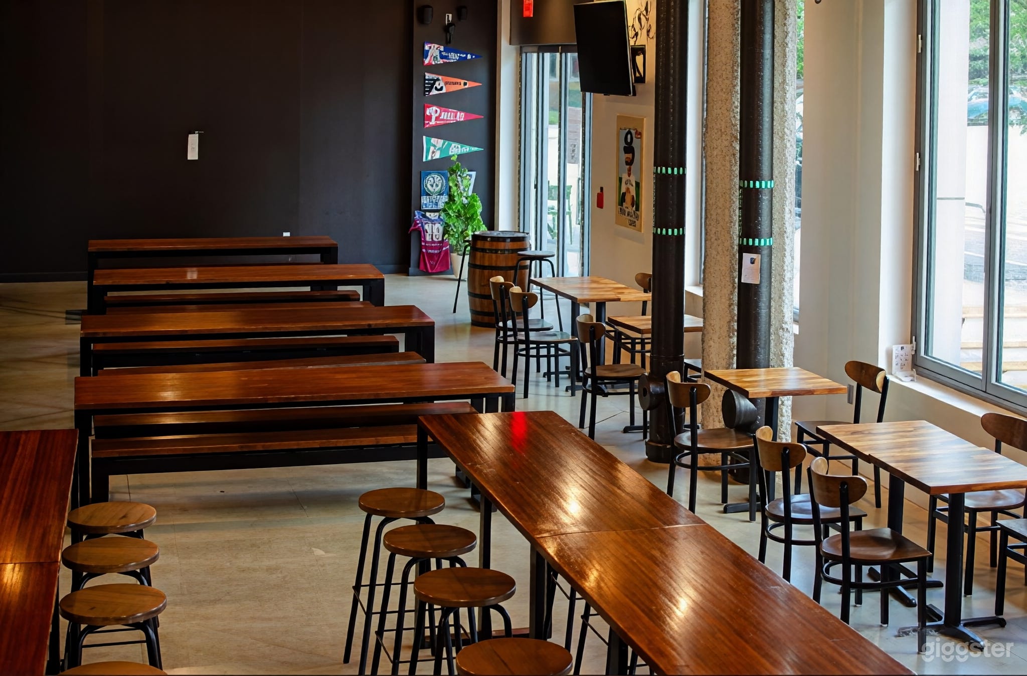 Spacious Brewery in the City Photo 1