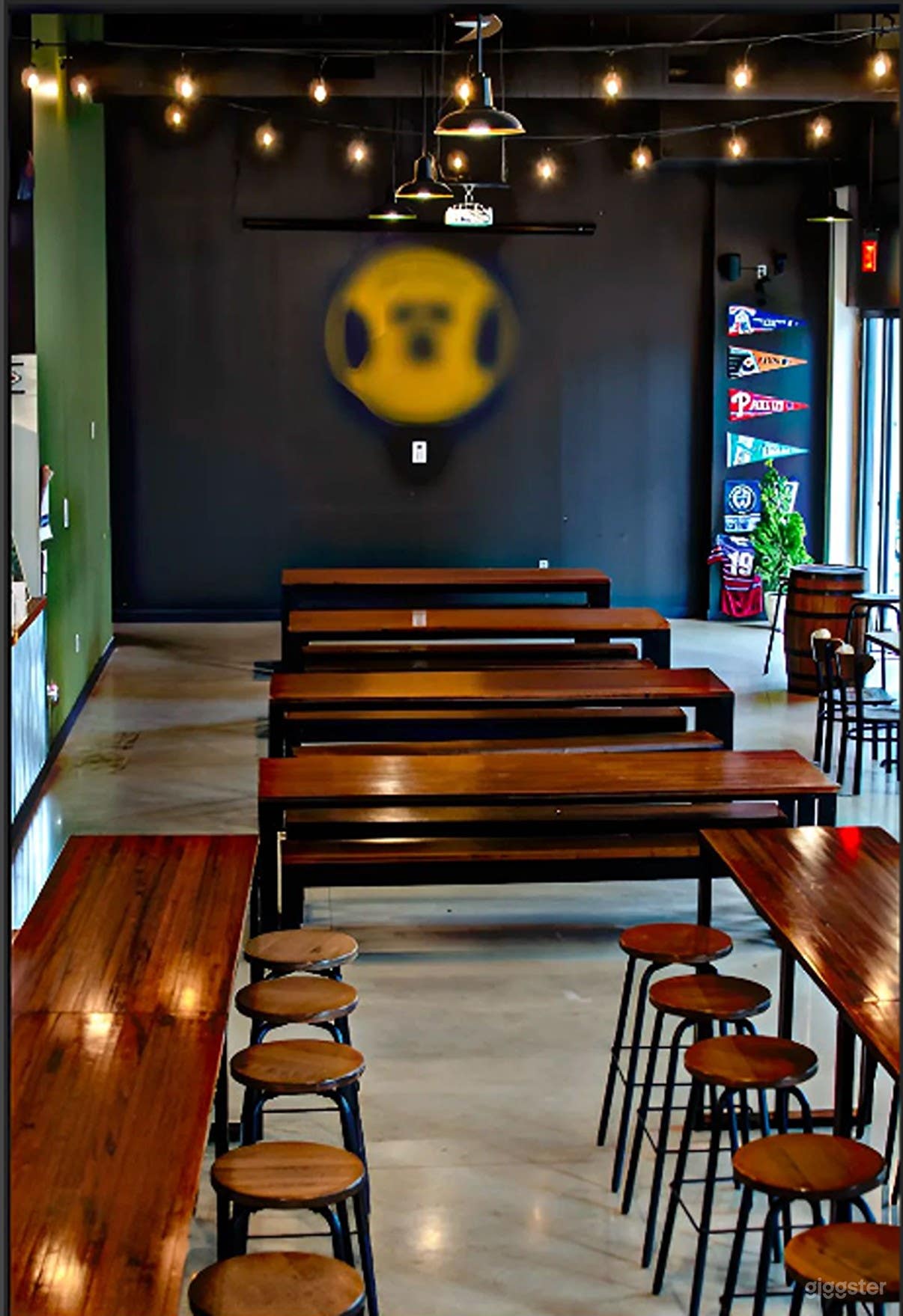 Spacious Brewery in the City Photo 4
