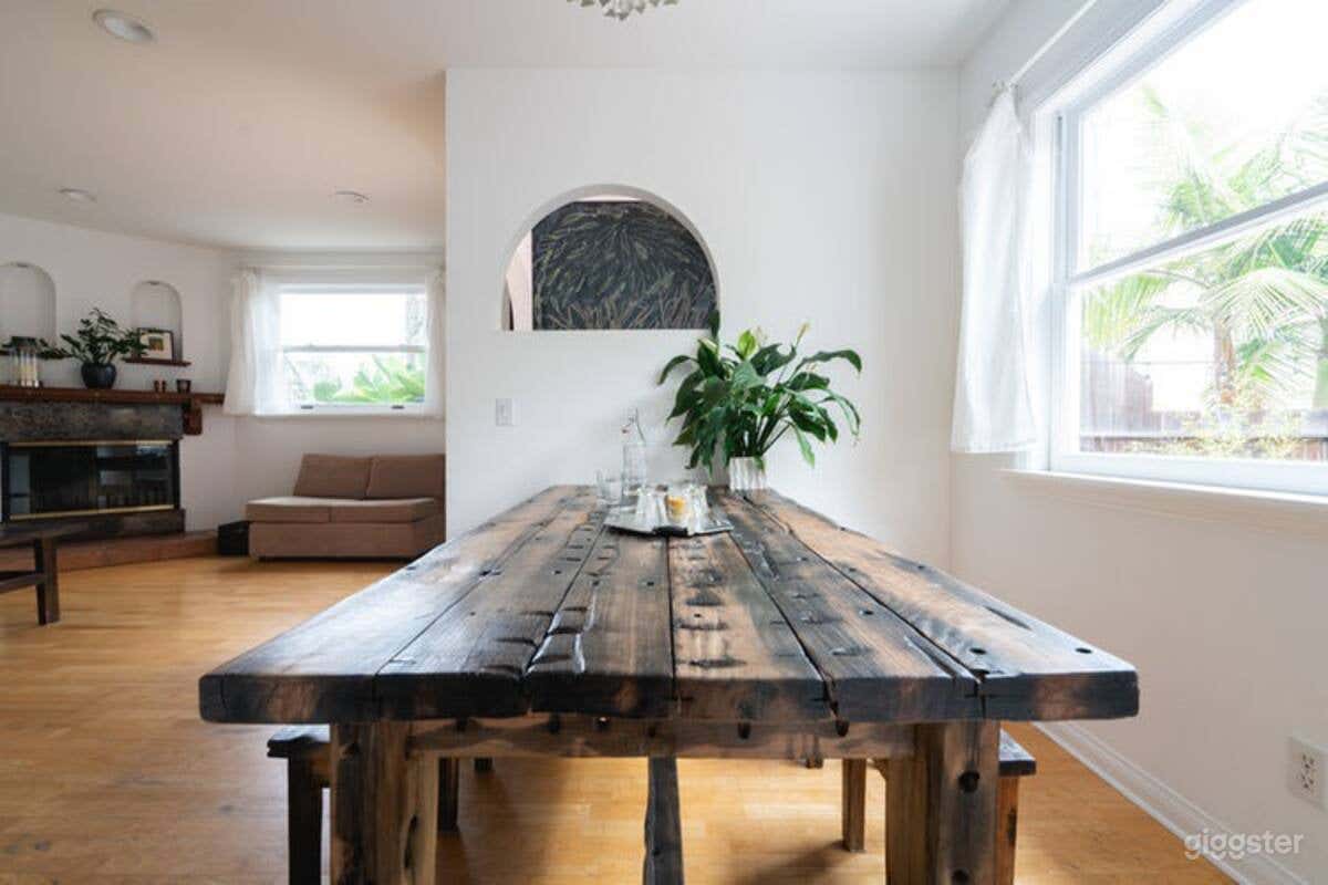 Light and Bright Bungalow with Palm Tree Garden Photo 3