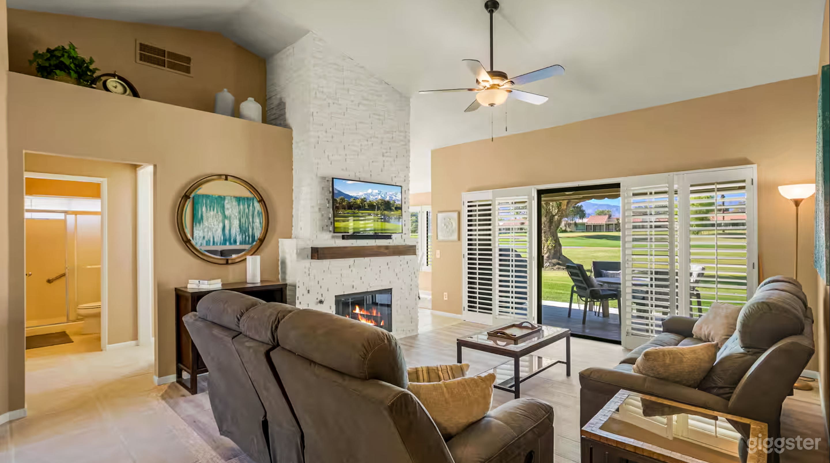 Modern 2-Bedroom Home with Pool &amp; Garden — Film/Photo Ready Photo 2