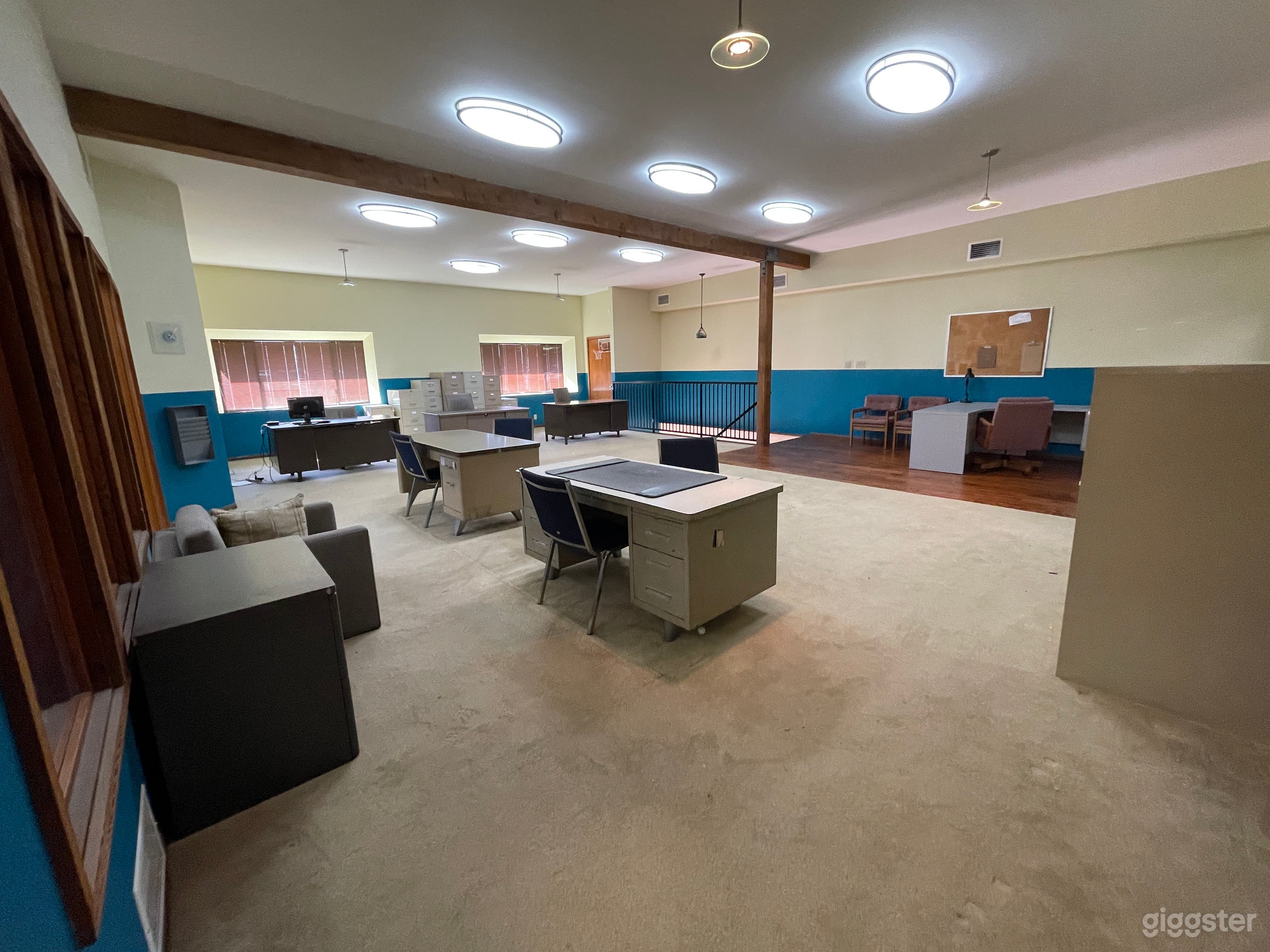 Vintage Office - FILM SET Photo 2