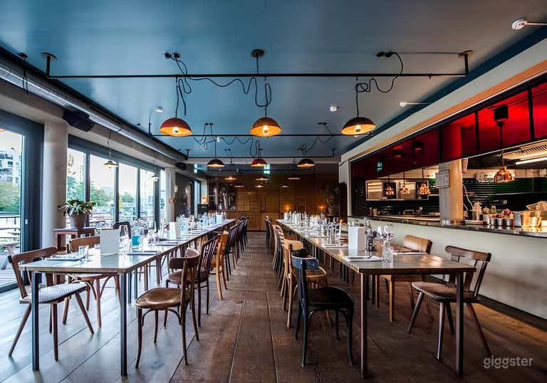  Geräumiges Rustikales Restaurant 