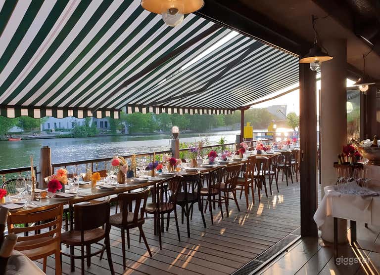  Geräumiges Rustikales Restaurant 