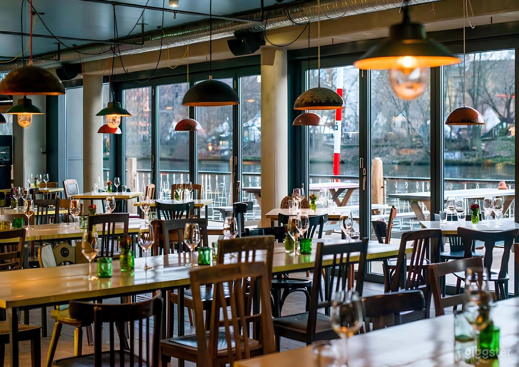 Geräumiges Rustikales Restaurant Foto 3