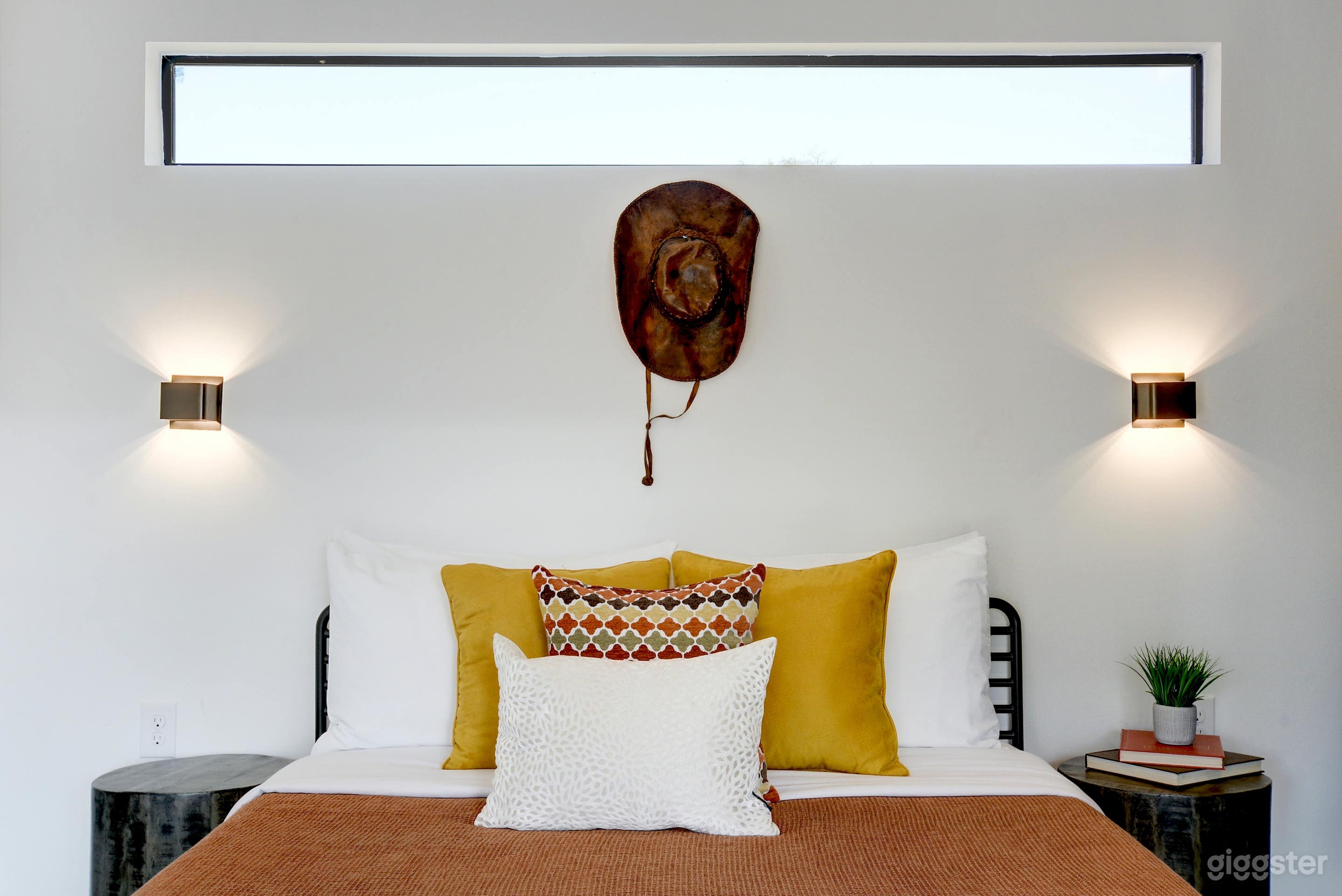 Porch House in Dripping Springs Photo 3