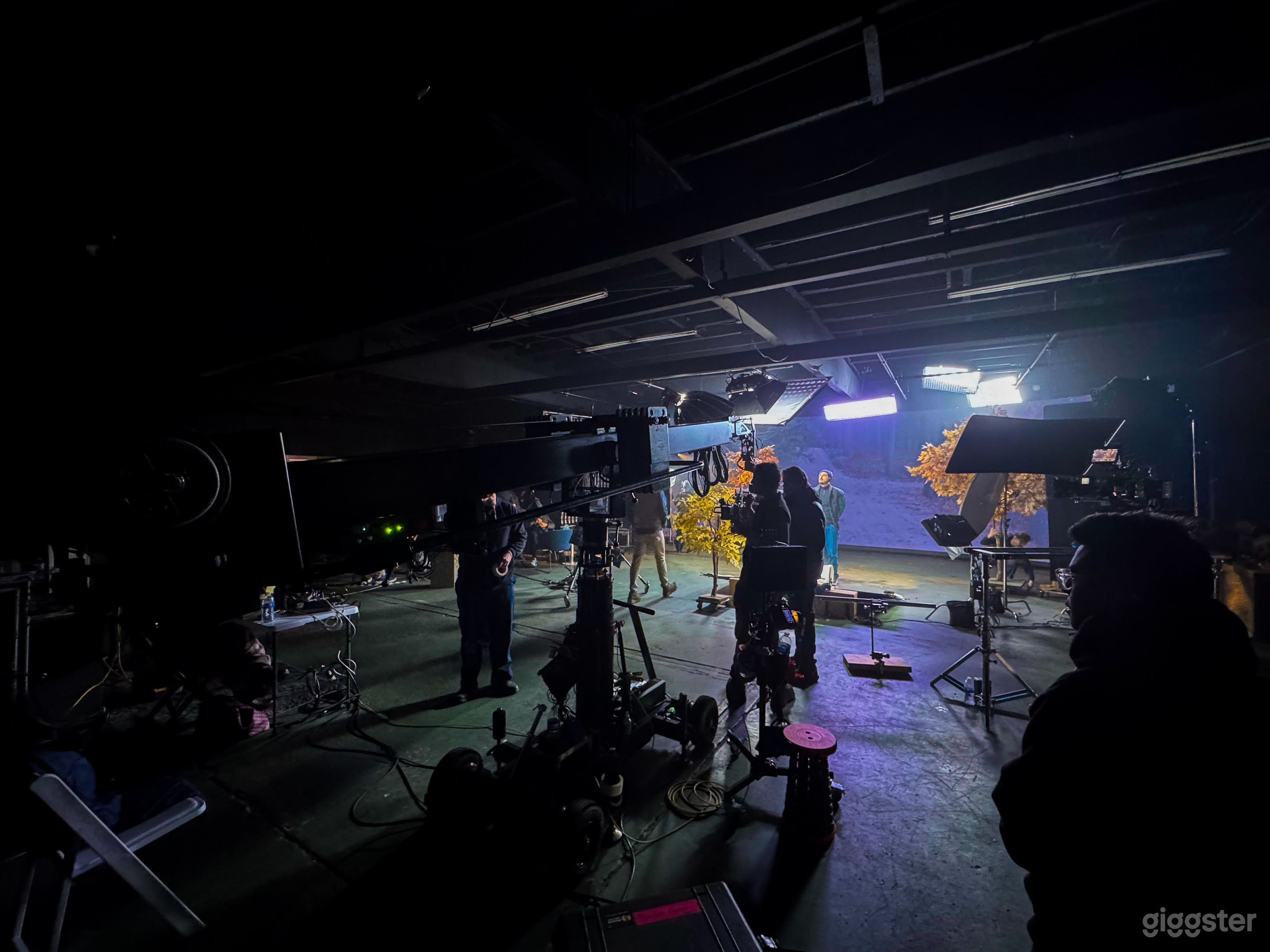   One-of-a-Kind LED Virtual Wall Studio  Photo 4