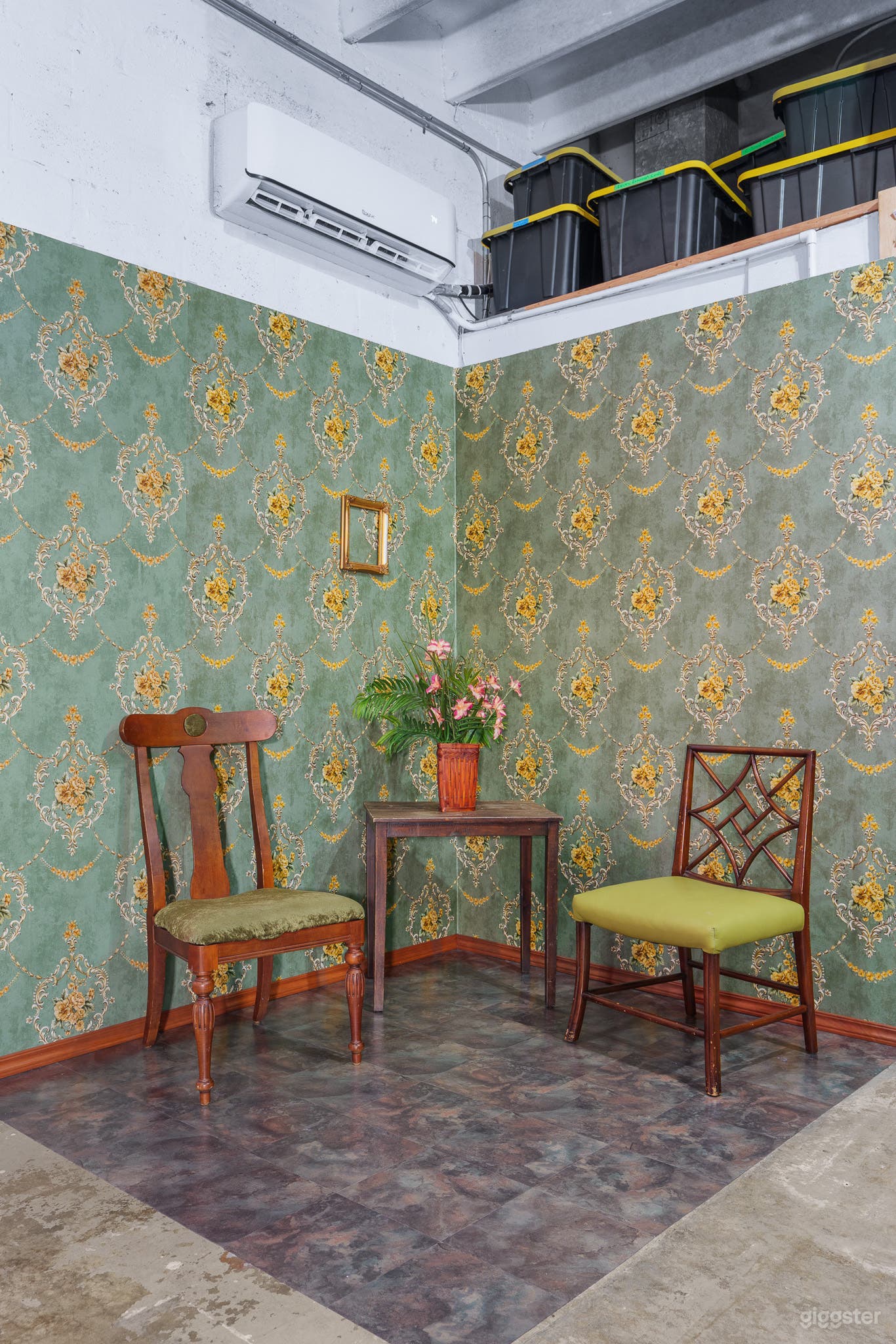 24/7 Multi-Sets w/ Cyc Wall + Gym Set + Color Lights + HMU Photo 4