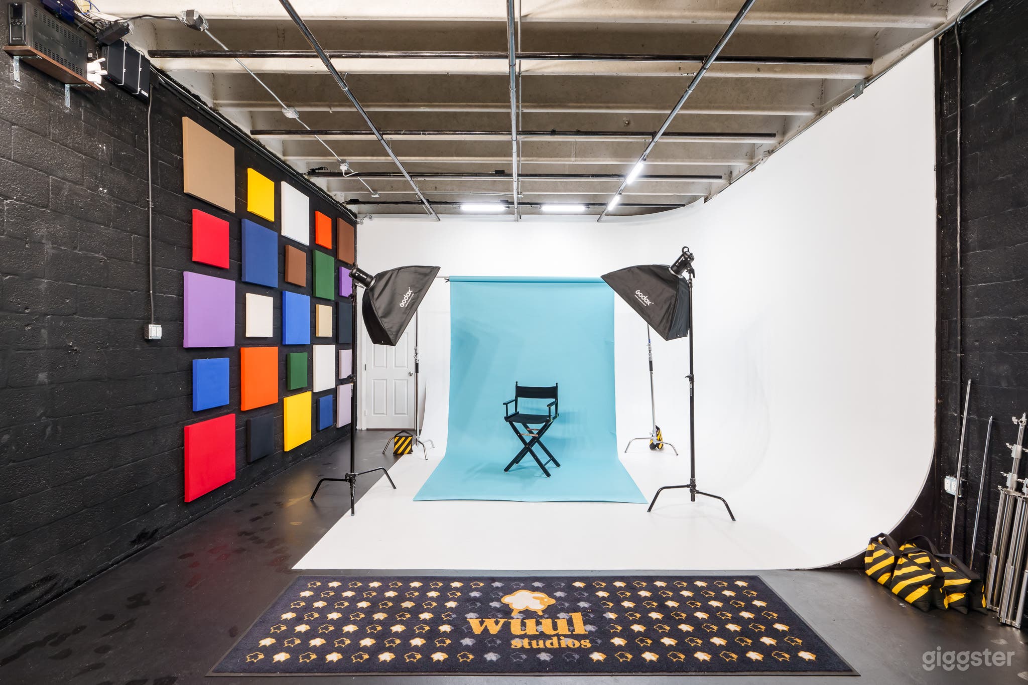 24/7 Multi-Sets w/ Cyc Wall + Gym Set + Color Lights + HMU Photo 3