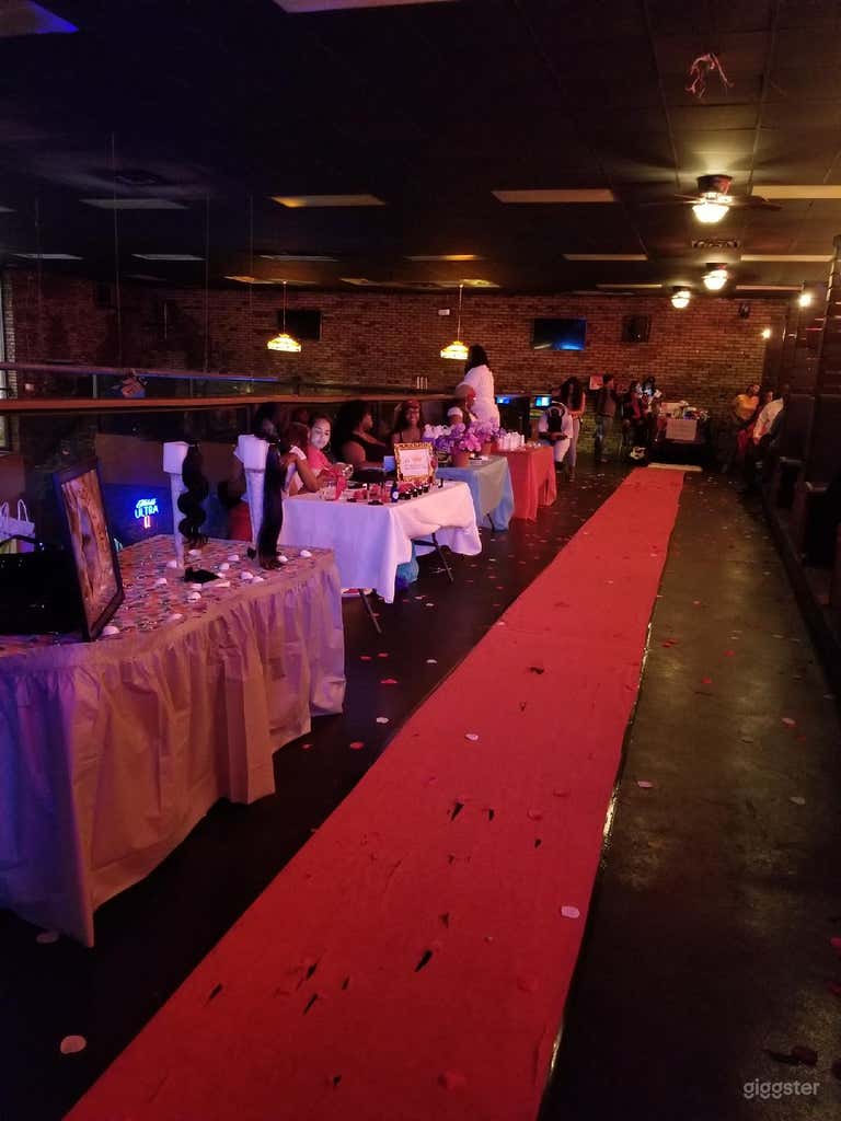  Bar de Fiesta Animado y Lugar para Eventos en Goodlettsville, TN (Lugar Completo) 