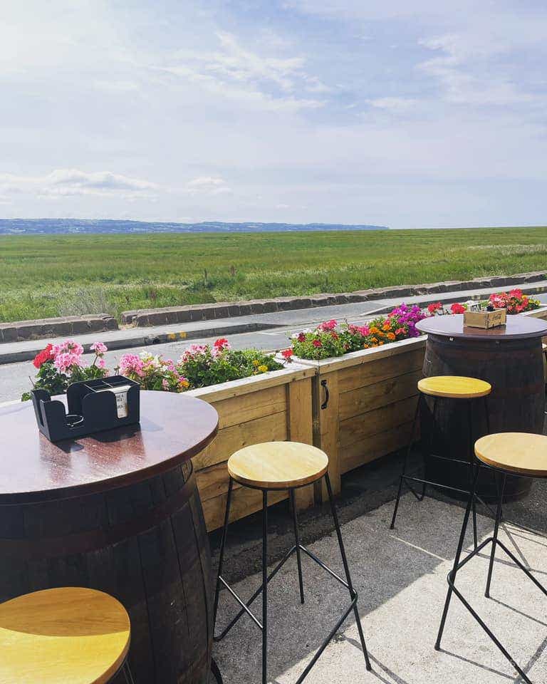 Family run Pub in the heart of Parkgate Photo 3