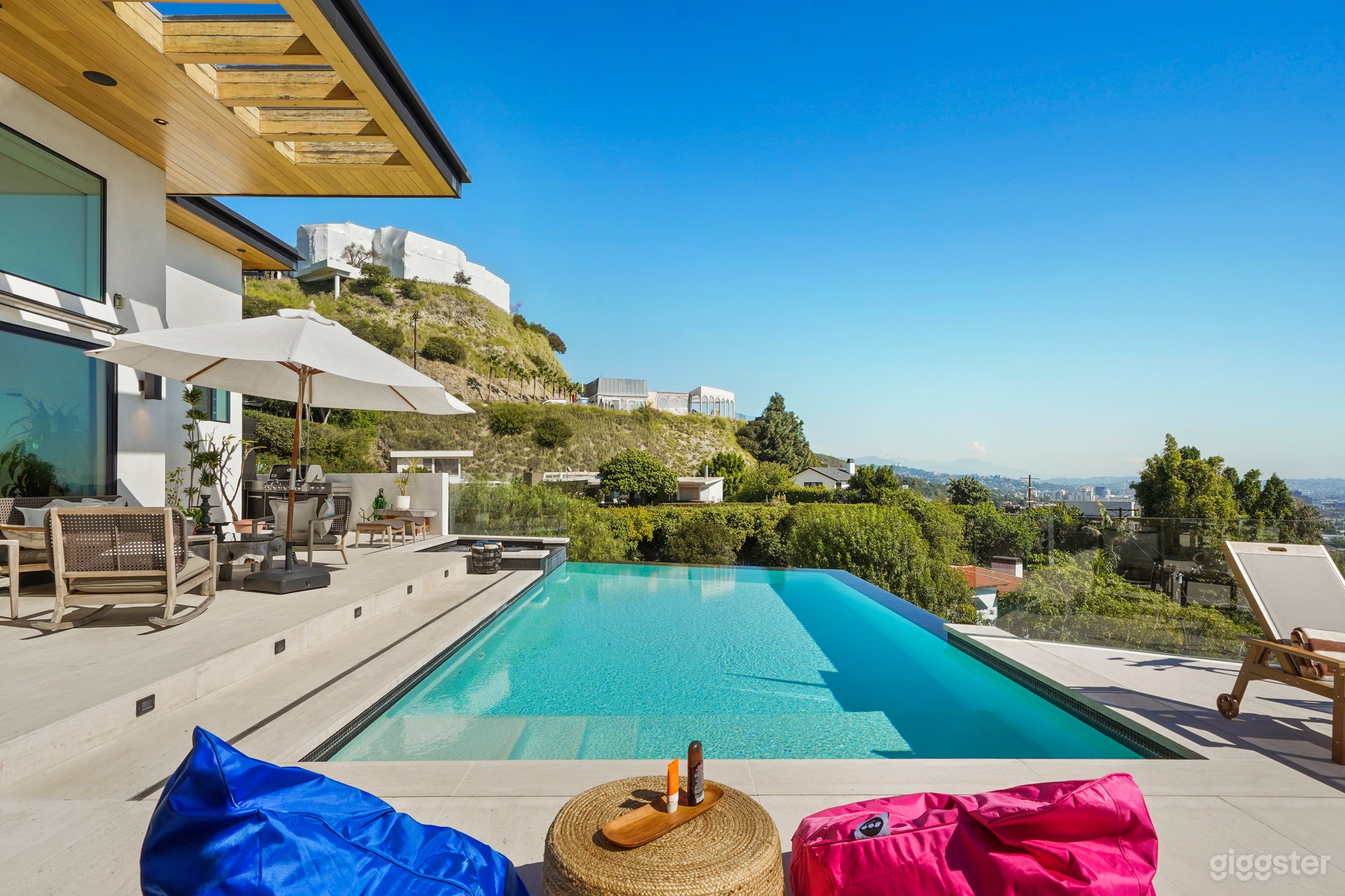 Modern house in Hollywood Hills Photo 3