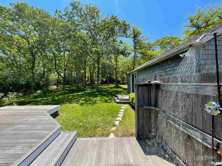  Guest House in Chilmark 