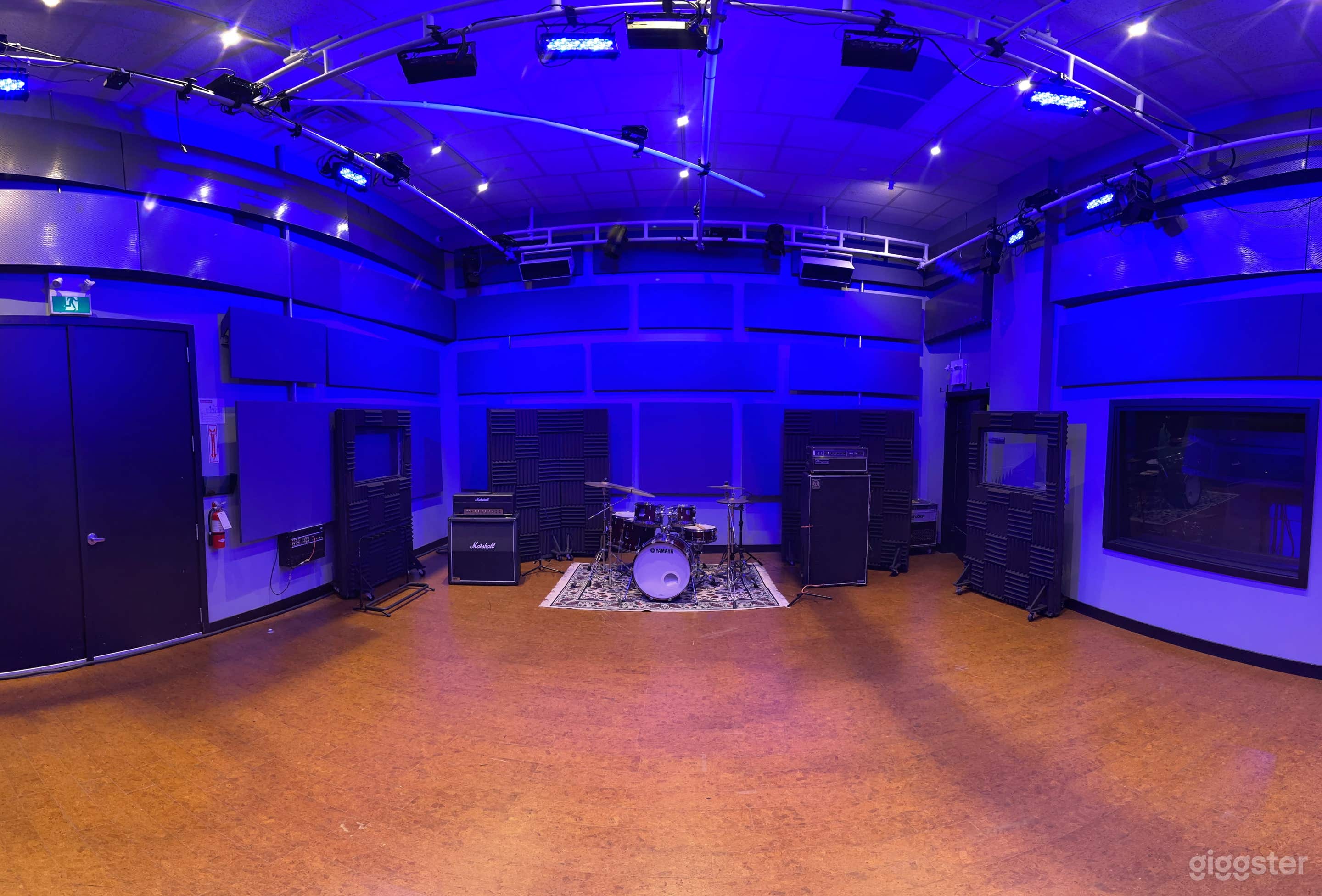 Toronto Live Room: Experience the heart of live audio recording in the vibrant city of Toronto.