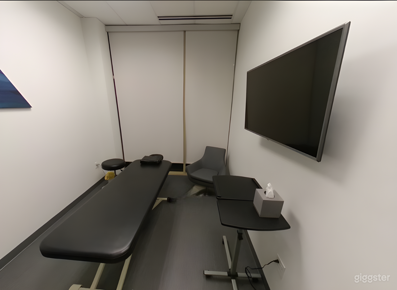 Stretching &amp; Recovery Rooms in Gym Photo 2