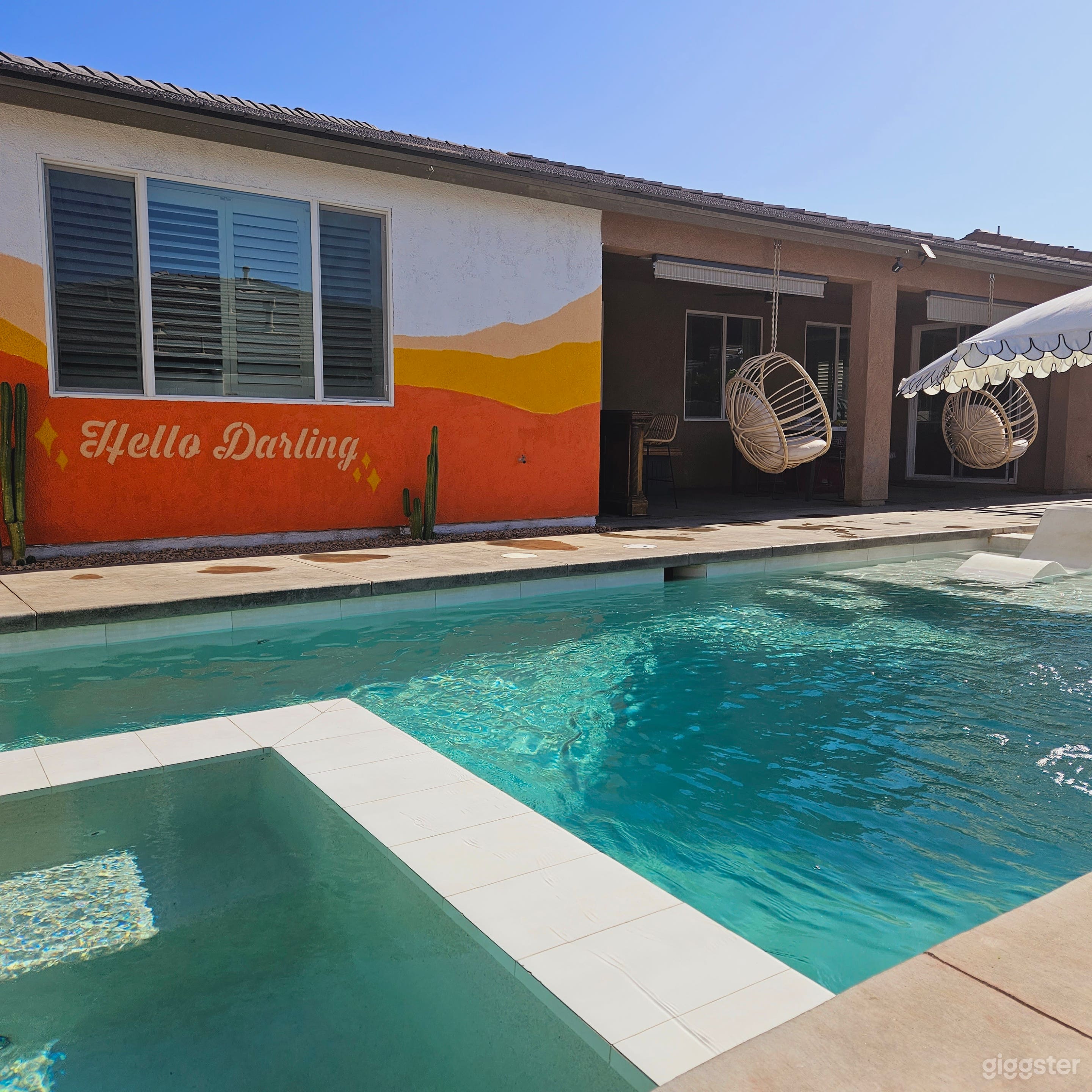 Cute and Trendy Mural, perfect for your Social Media posts!