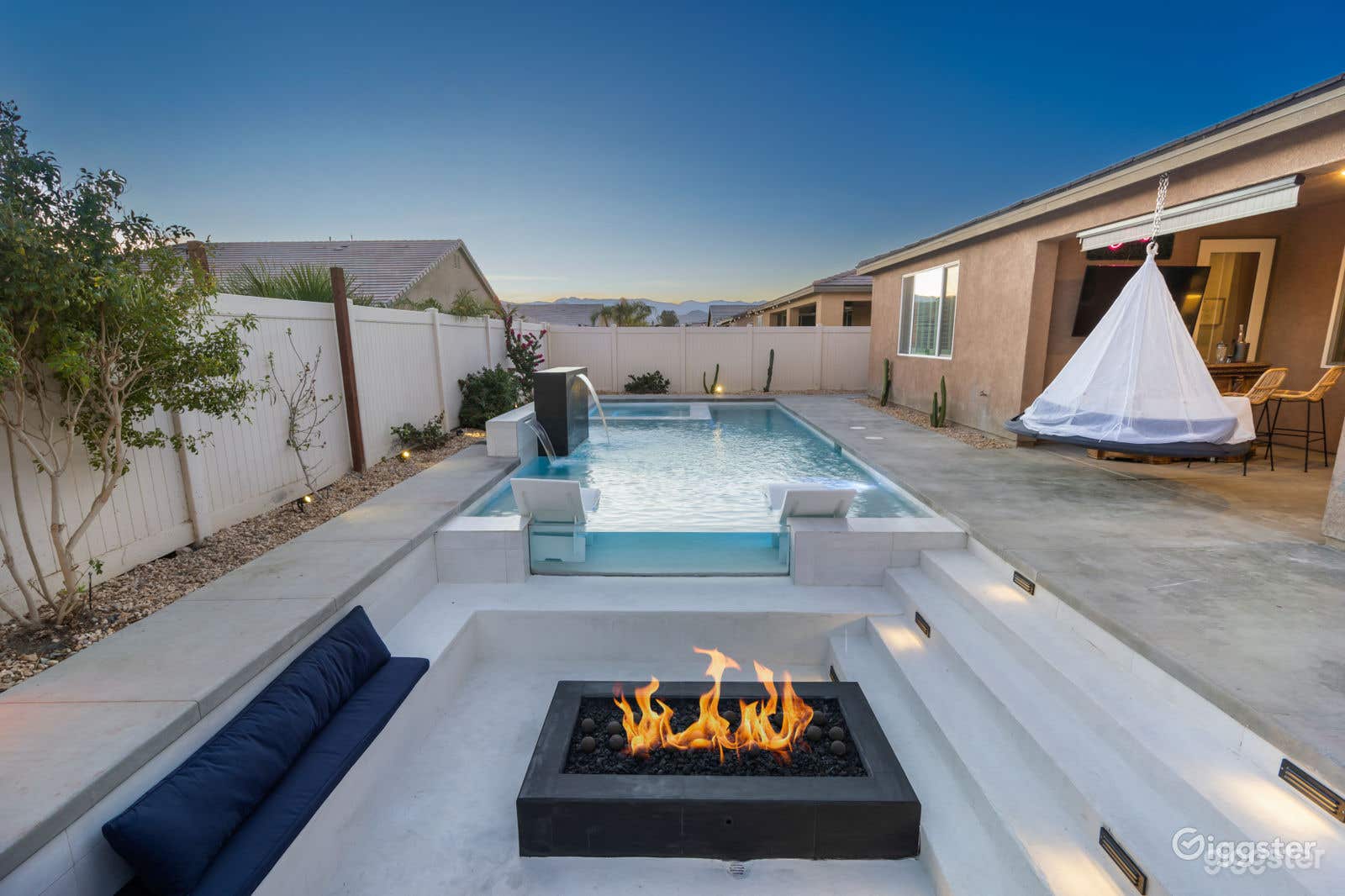 Plenty of seating around, makes for a chillaxing space to have conversations, food and drinks with friends and family!