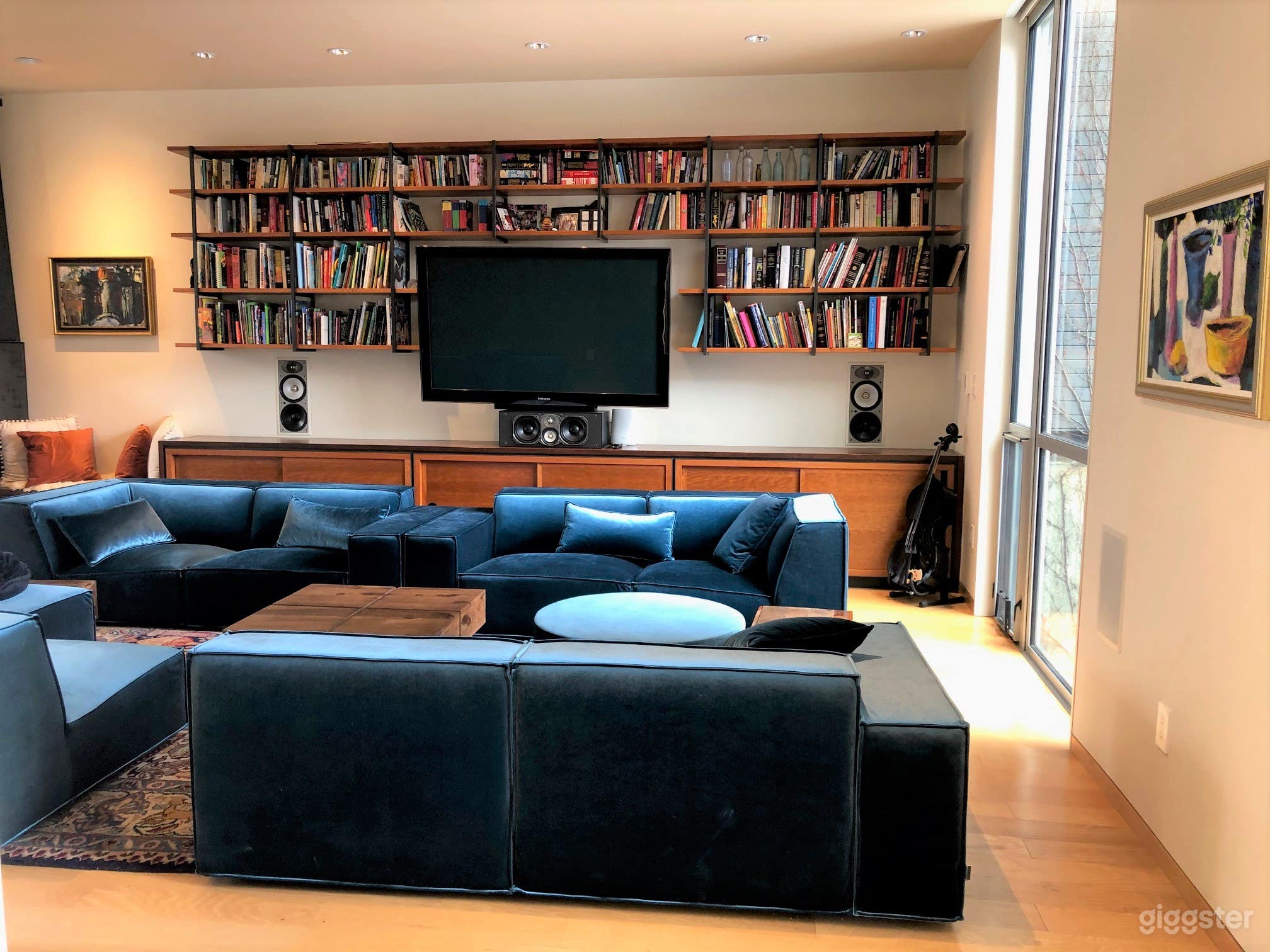 Mid Century Modern Home, 10ft windows with views Photo 3