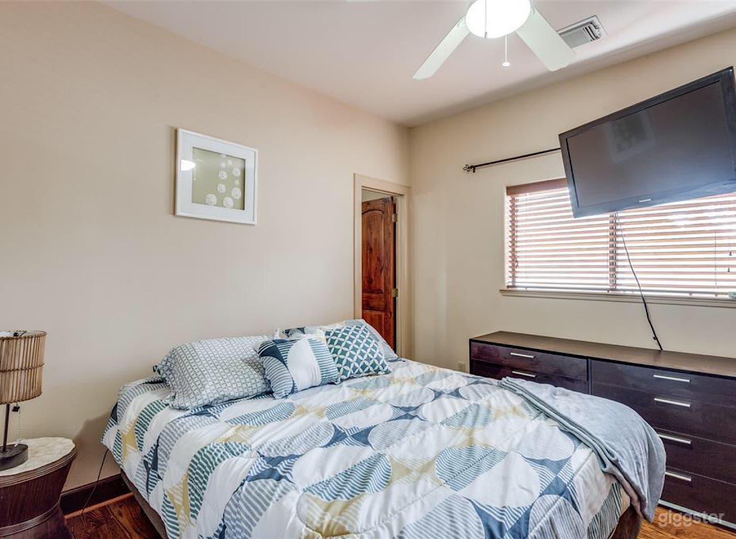 Beautiful And Bright Modern Home In Omaha Photo 4