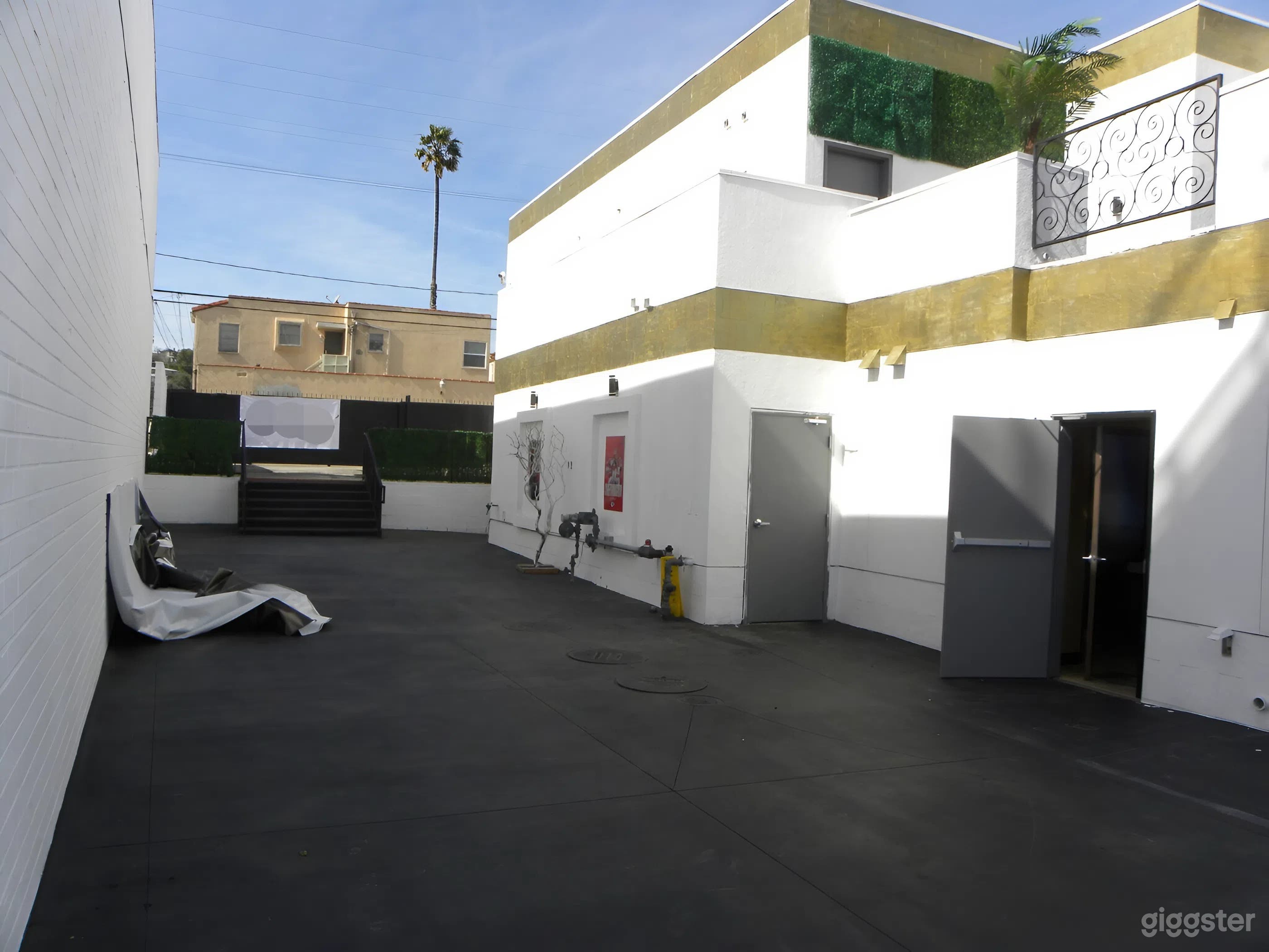 Private Luxury Penthouse Event Space with Plenty of Parking Photo 2