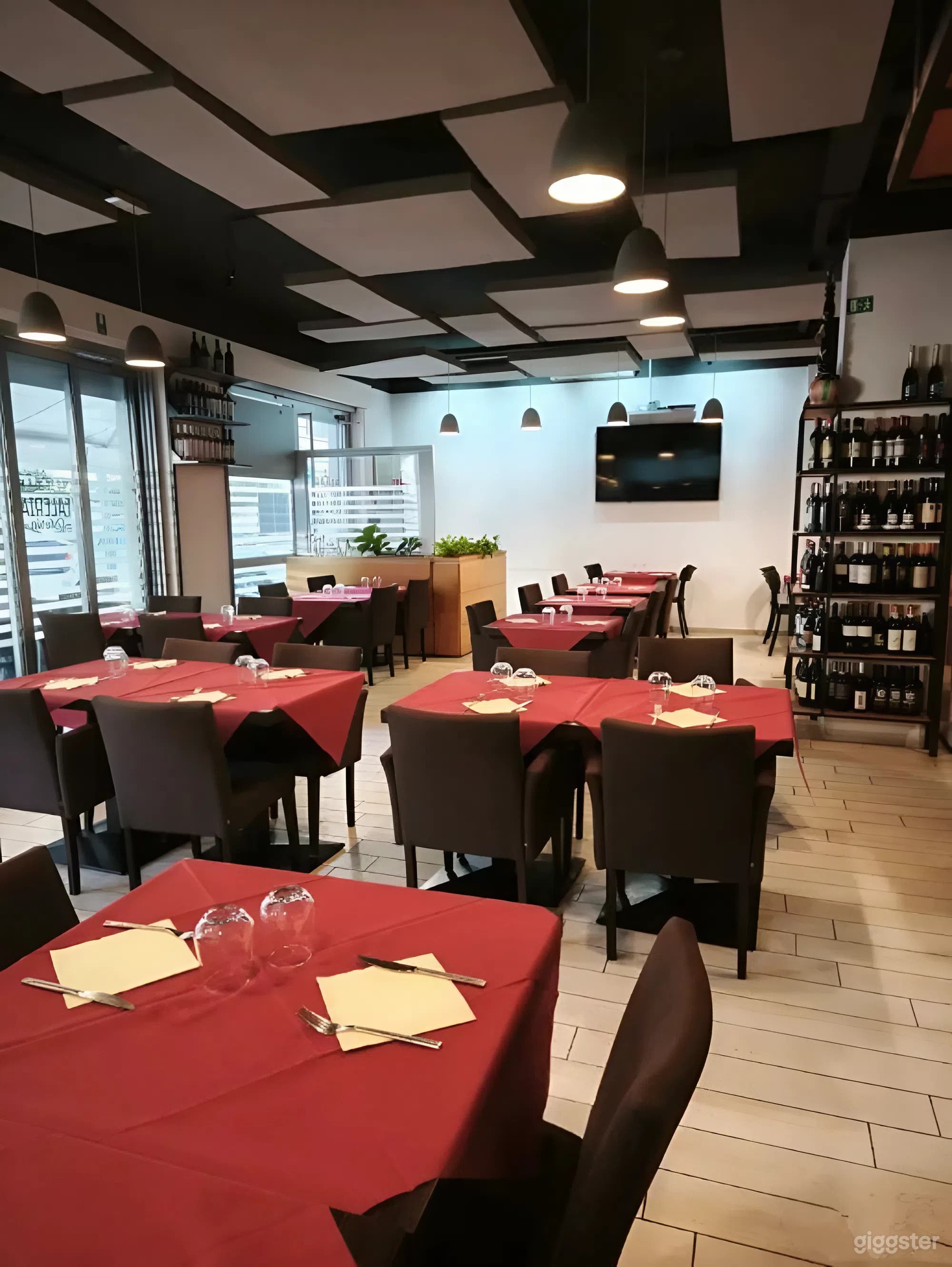 Modern Roman Osteria in San Giovanni Near Historic Basilica Photo 2