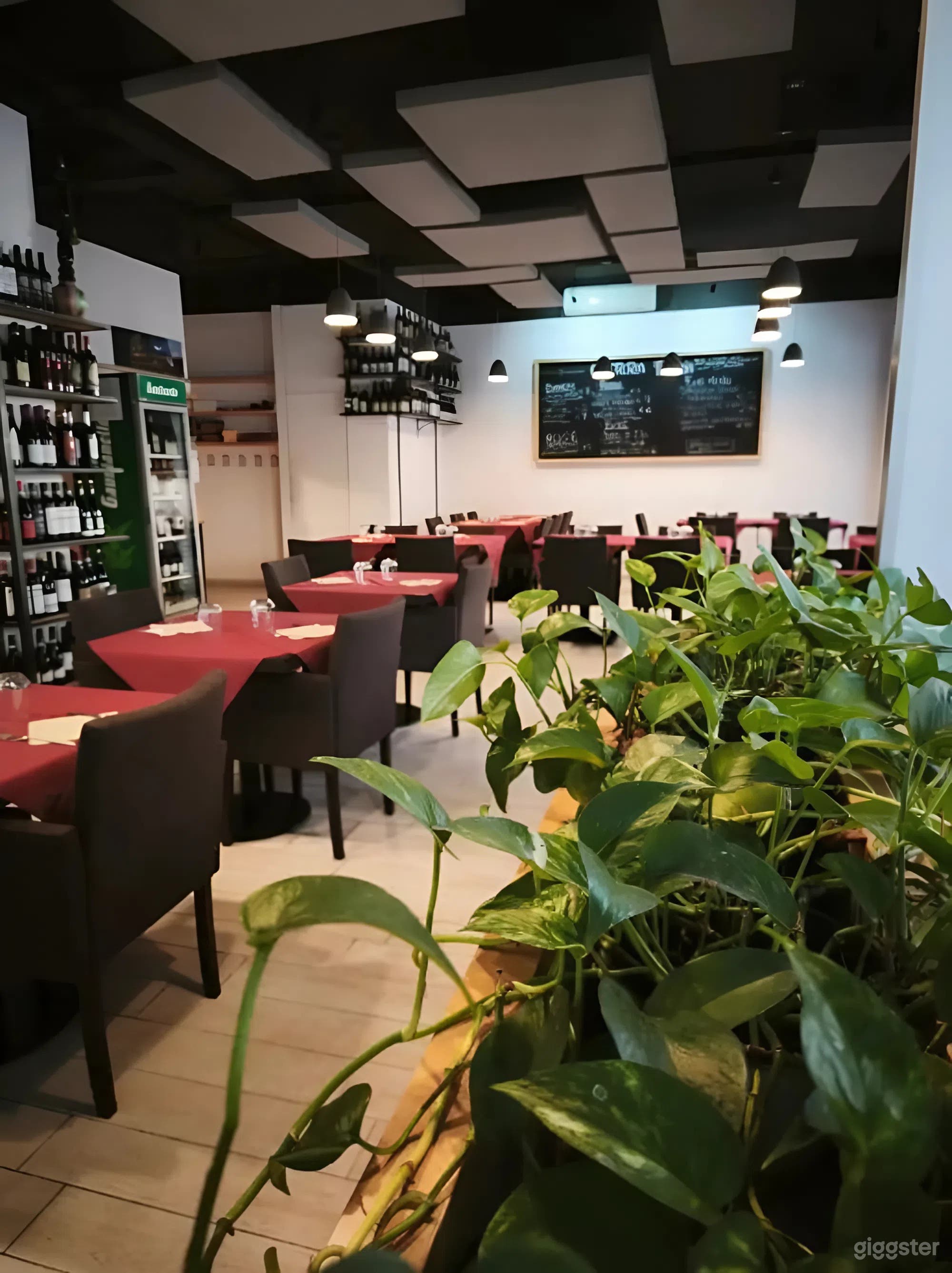 Modern Roman Osteria in San Giovanni Near Historic Basilica Photo 4