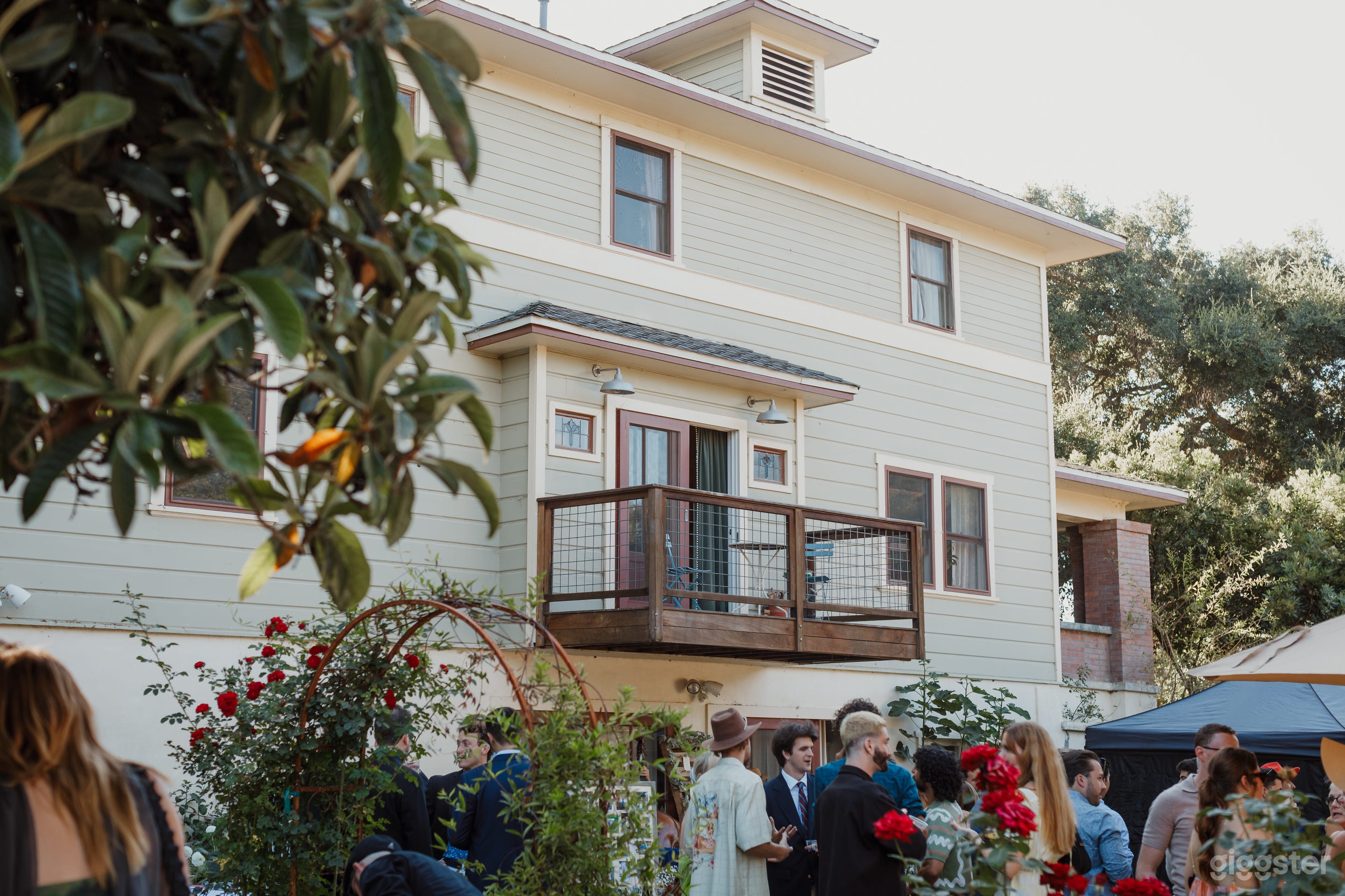 Barn and 3 acres of oaks Photo 2