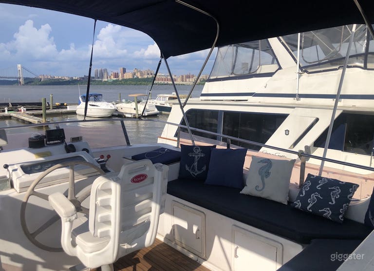  40ft Spacious Multi-Deck Motor Yacht 
