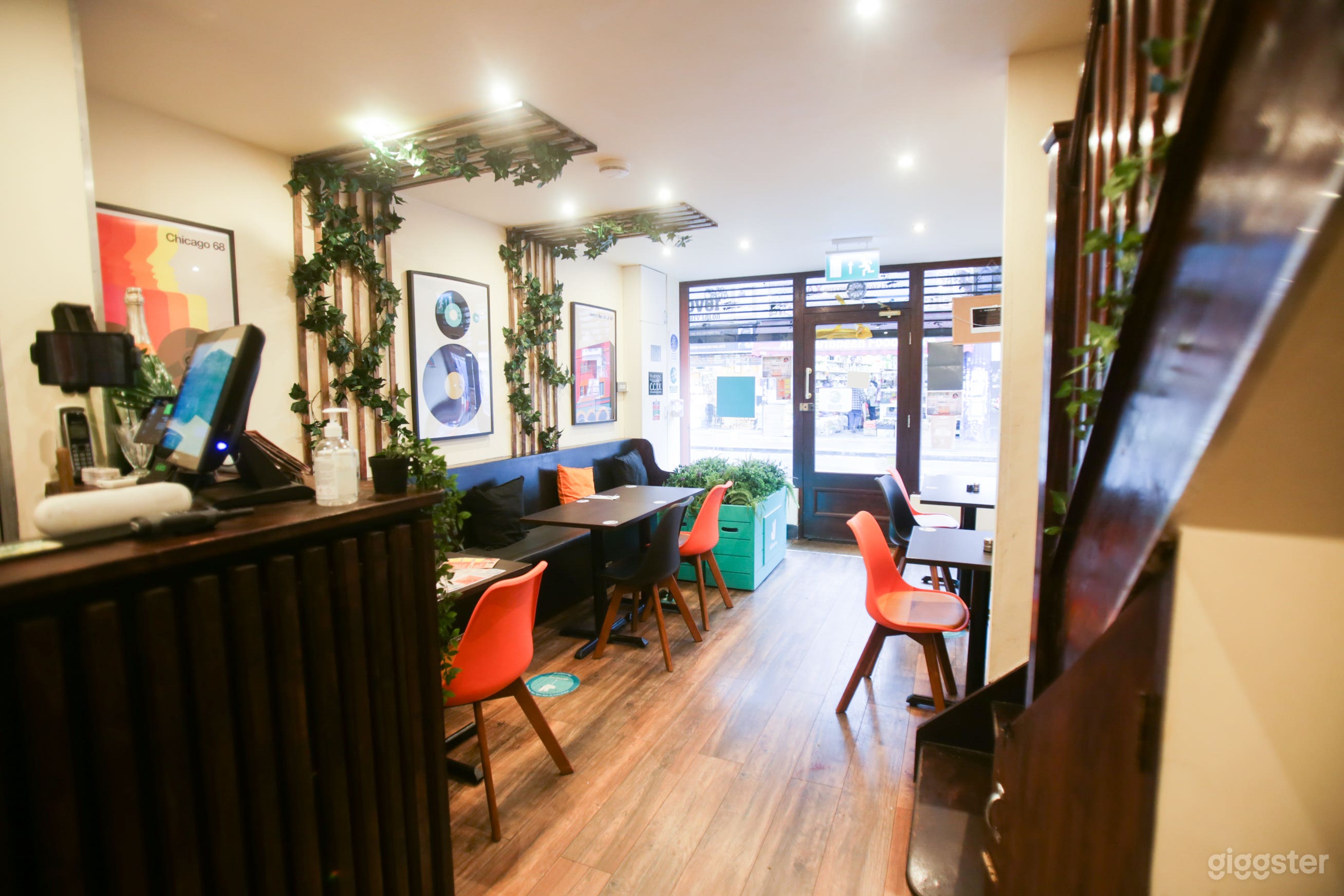 Cosy Intimate Restaurant in South East London Photo 3