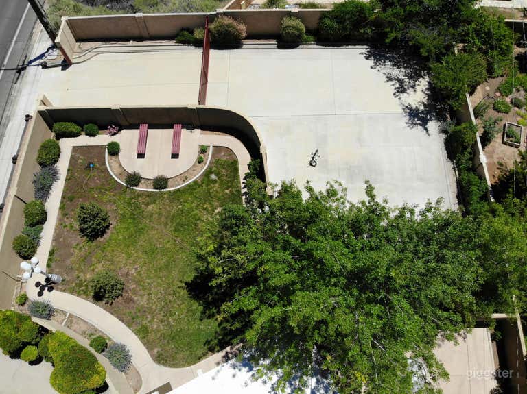  Mid-Century Modern Gem with Sandia Mountain Views 