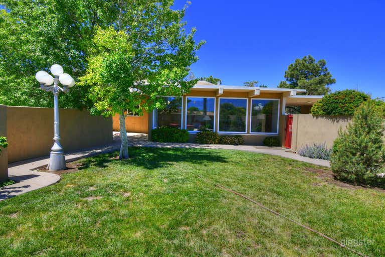  Mid-Century Modern Gem with Sandia Mountain Views 