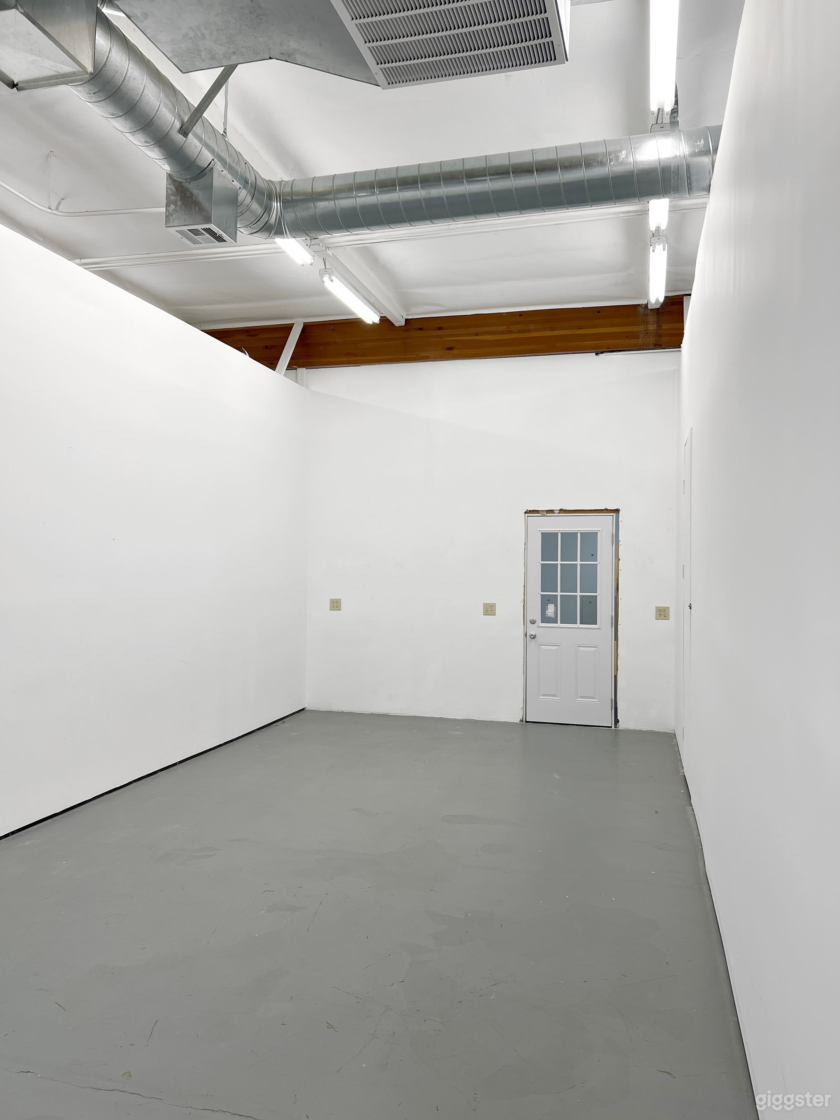 Downtown Arts District Art Studio Photo Studio Photo 4