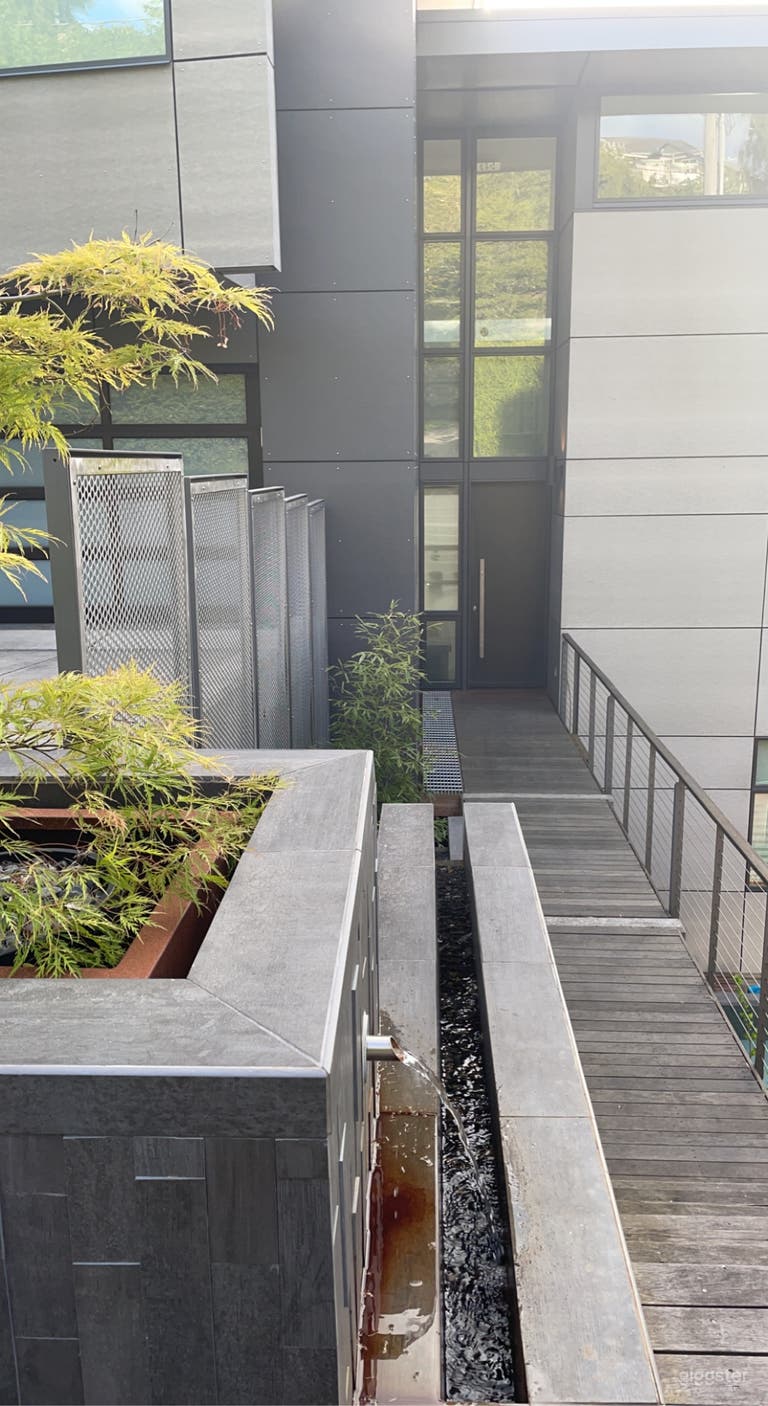  Modern Seattle Home with Stunning Sunset Ocean view 