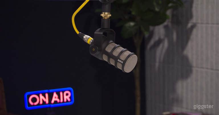  Professional, Live Stream Podcast Studio 