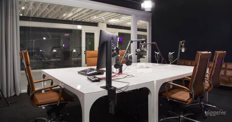  Professional, Live Stream Podcast Studio 