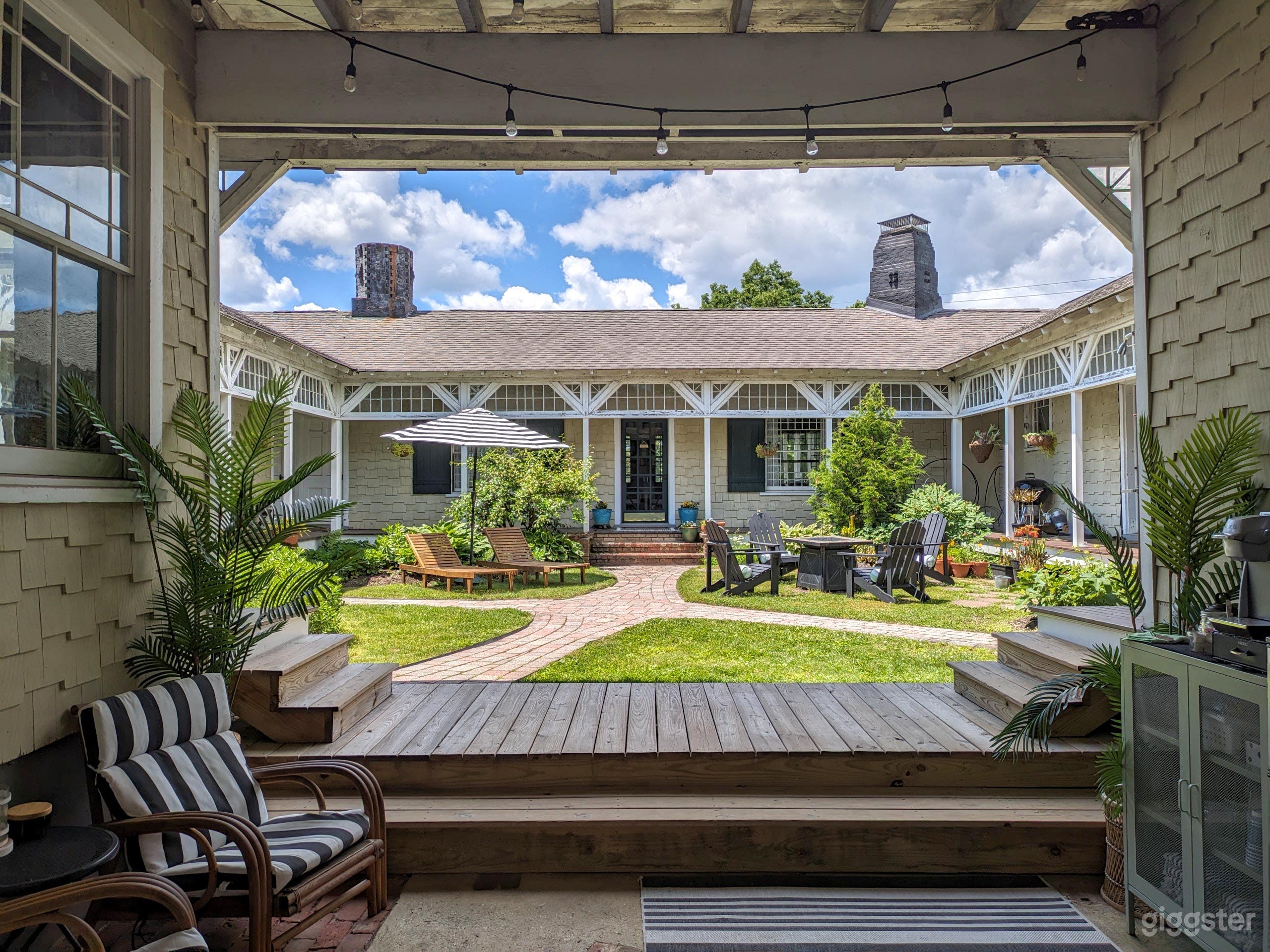 Historic Cottage: Vintage Charm Meets Production Versatility Photo 3