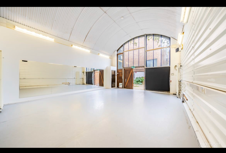  Bright Dance Studio. - Studio I 