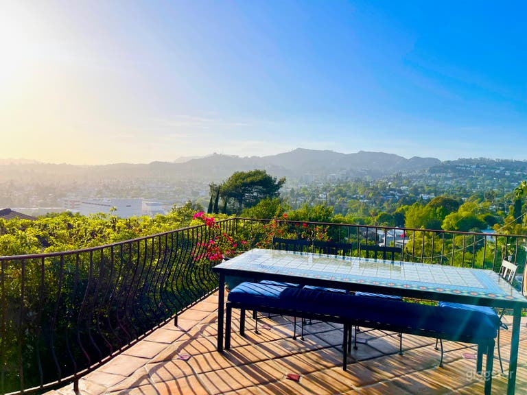  Outdoor dining with mountain views 