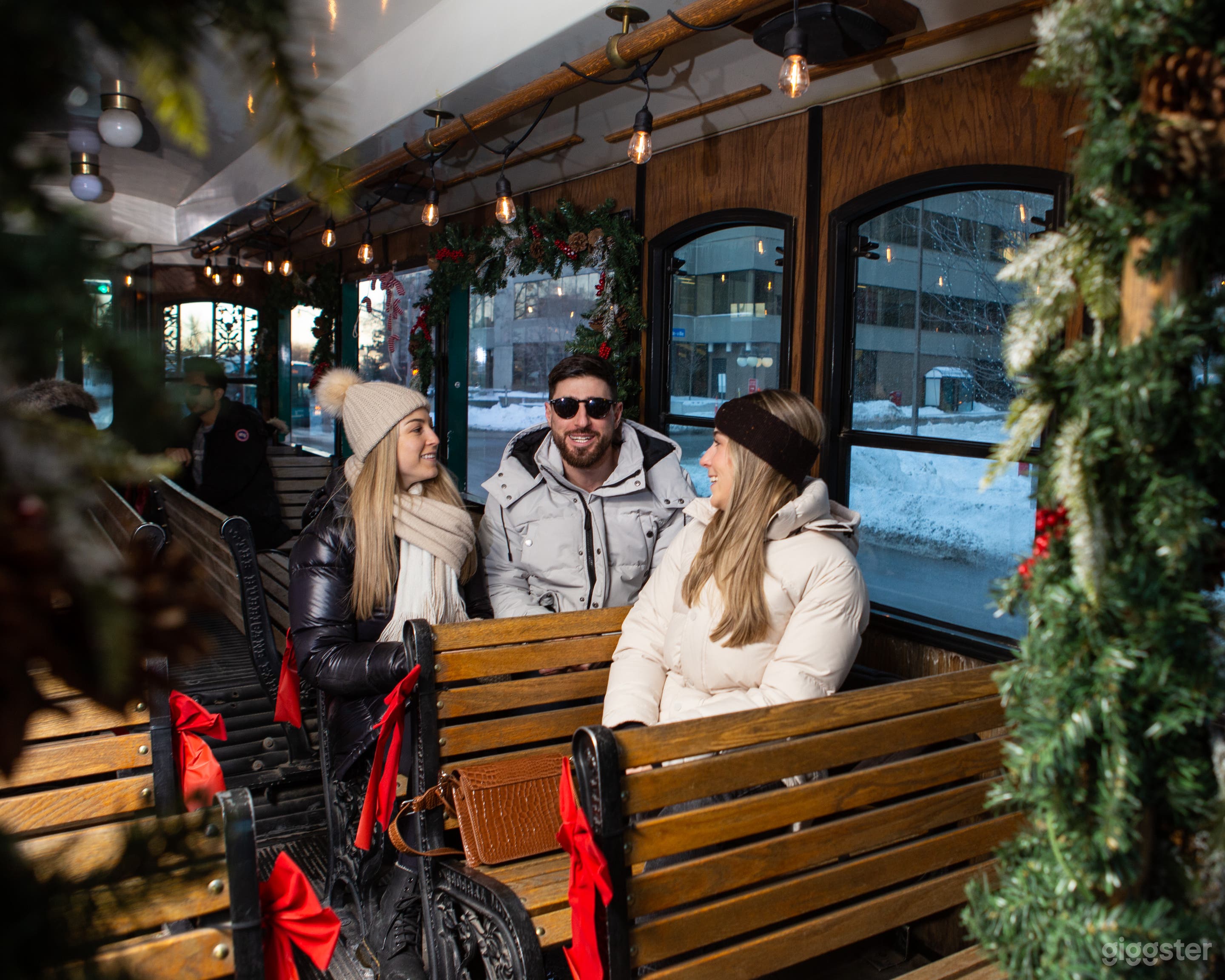 Vintage Trolley Bus in Ottawa Photo 2
