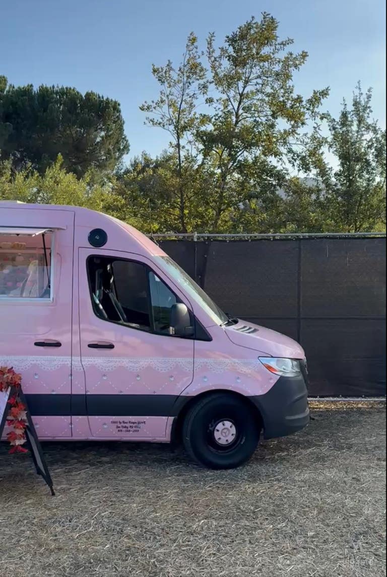  Parisian Mobile Café 