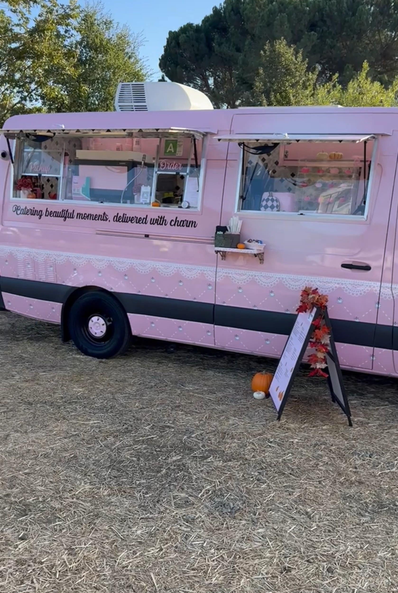 Parisian Mobile Café Photo 3