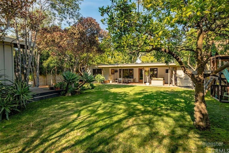  Large Zen backyard in Long Beach 