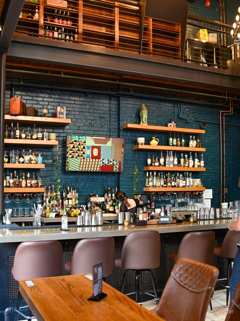  Cocktail Bar 