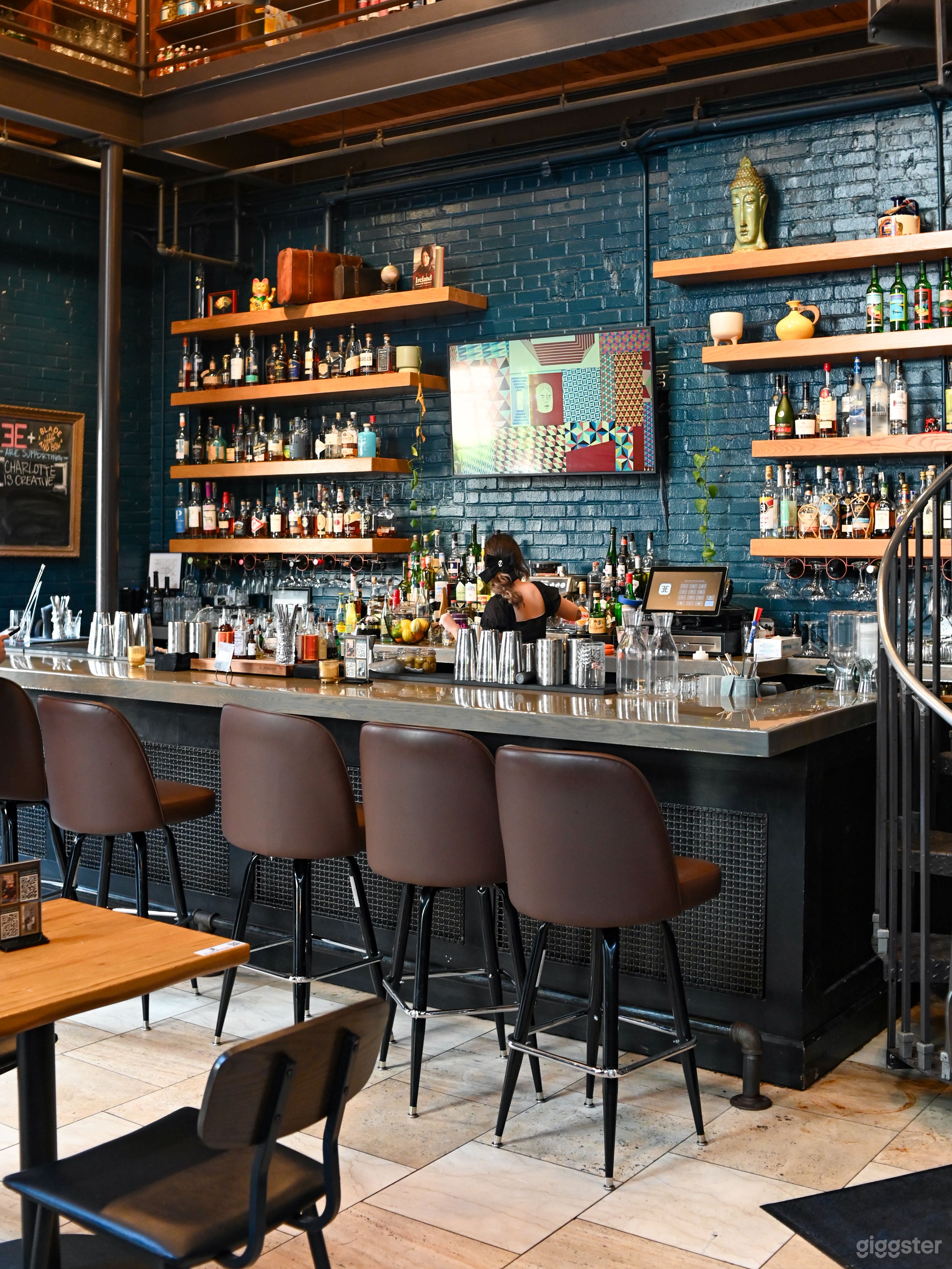 Cocktail Bar Photo 1