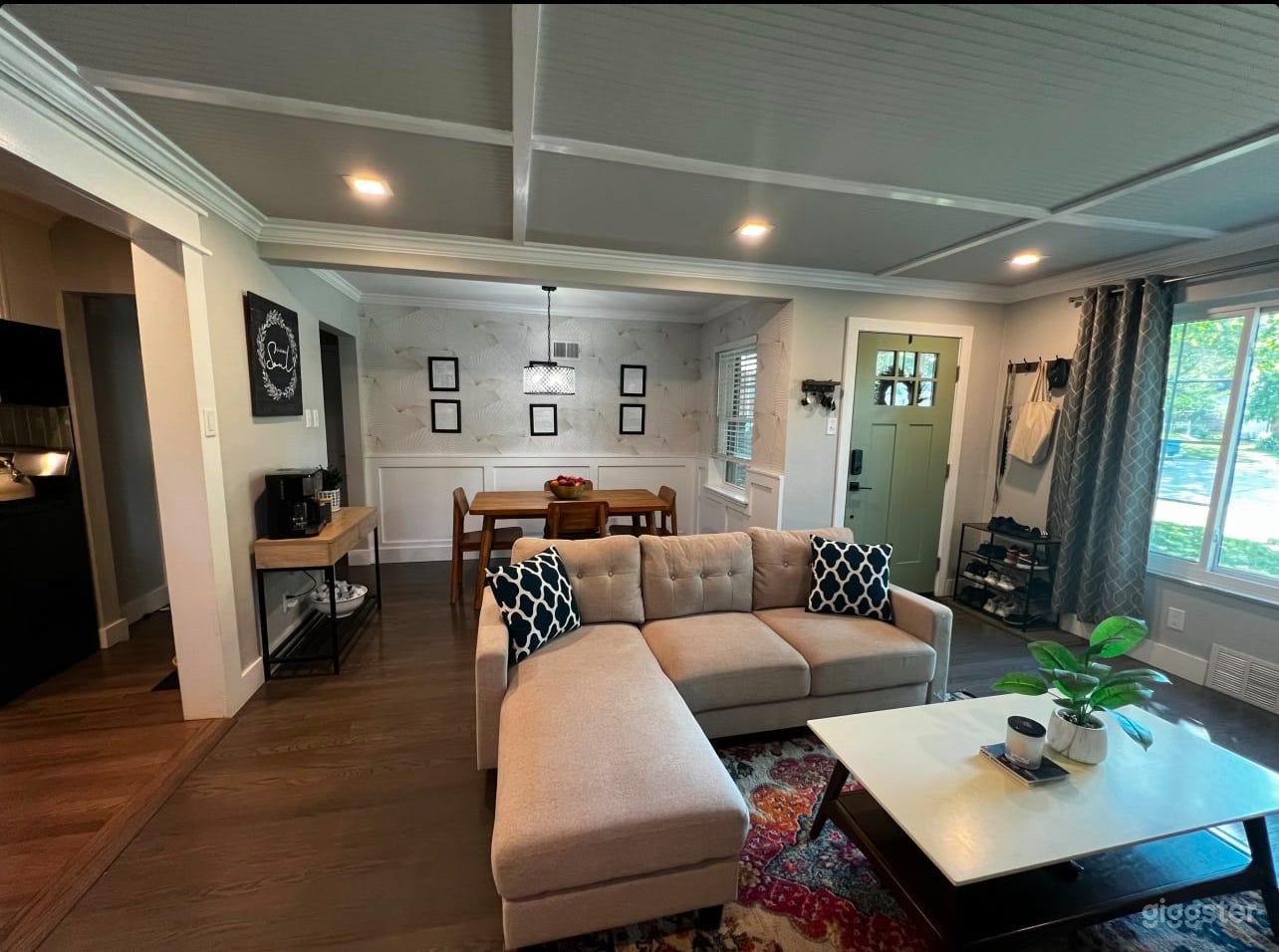 Gorgeous Centrally Located Home Photo 1