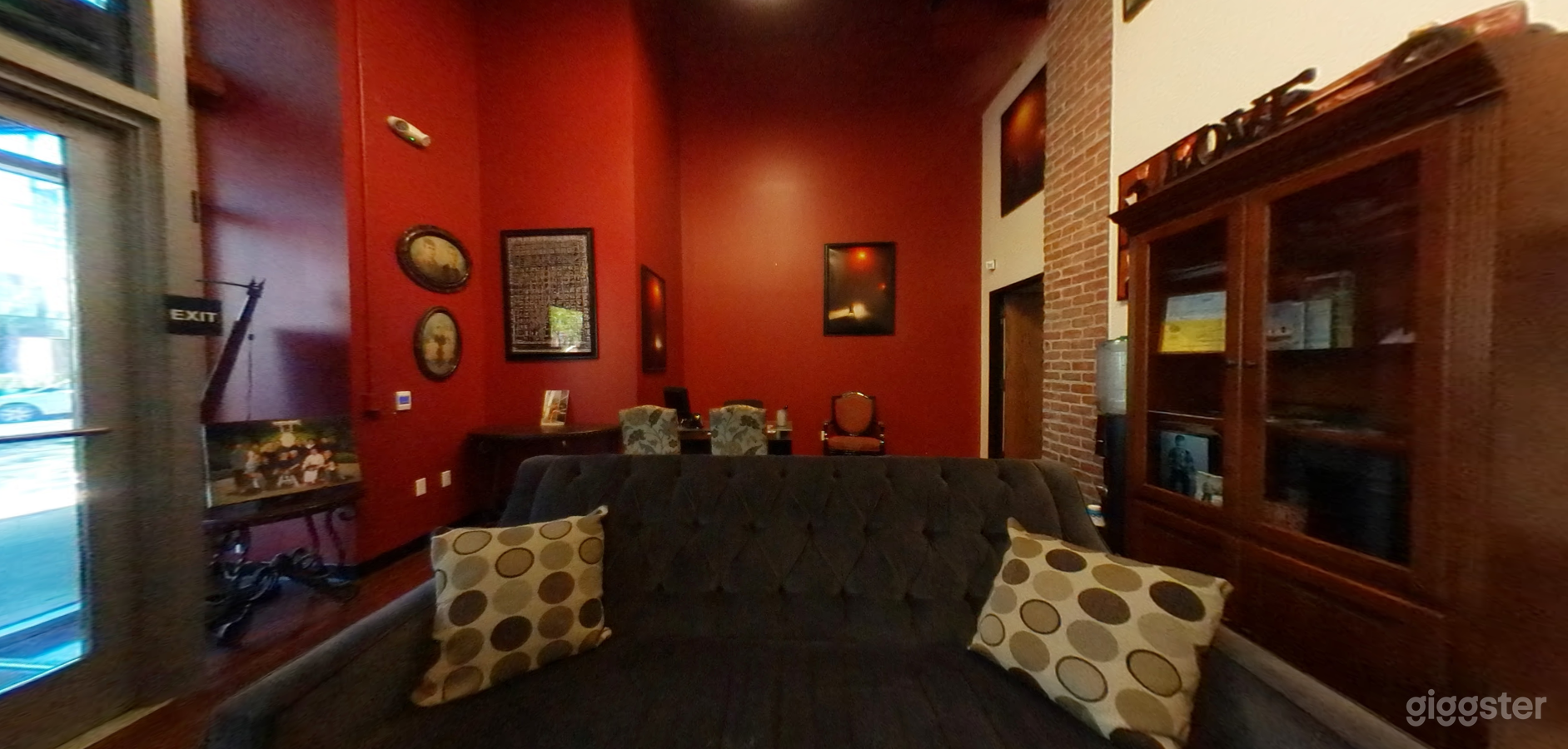 Wonderful Lobby studio in San Jose Photo 1