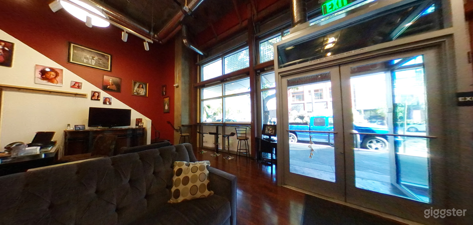 Wonderful Lobby studio in San Jose Photo 4